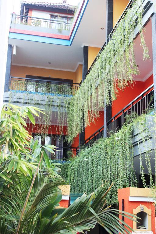 Rena Segara House Kuta Hotel Кута Екстериор снимка