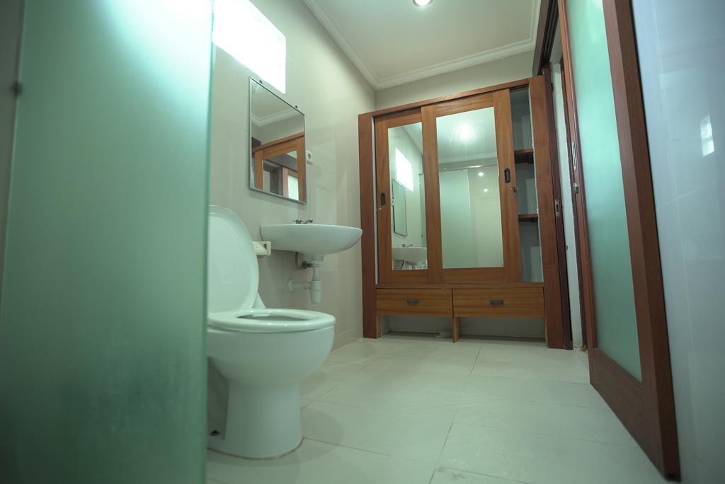 Rena Segara House Kuta Hotel Кута Екстериор снимка