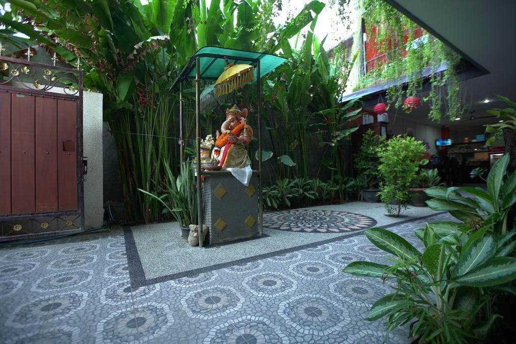 Rena Segara House Kuta Hotel Кута Екстериор снимка