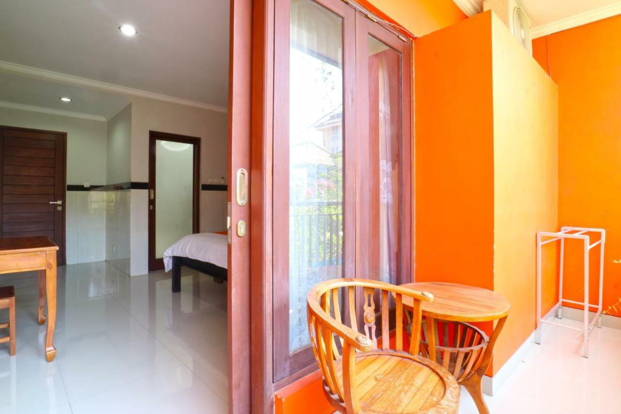 Rena Segara House Kuta Hotel Кута Екстериор снимка