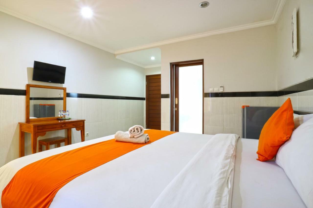 Rena Segara House Kuta Hotel Кута Екстериор снимка